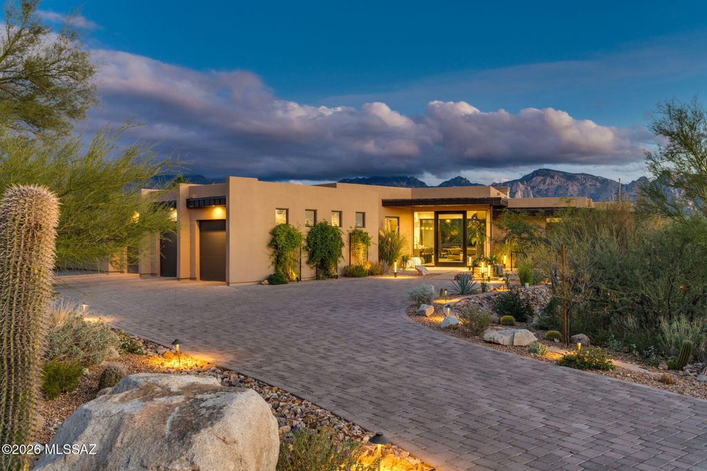 Image 1 of property listing at 14298 N Quiet Rain Drive, Oro Valley, AZ 85755