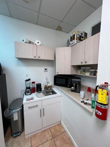 3335 NW 74th Avenue 3335, Miami, FL 33122