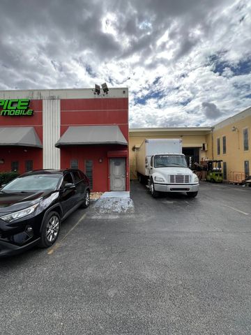 3335 NW 74th Avenue 3335, Miami, FL 33122