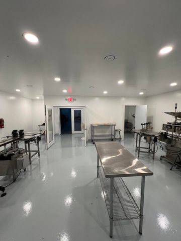 3335 NW 74th Avenue 3335, Miami, FL 33122