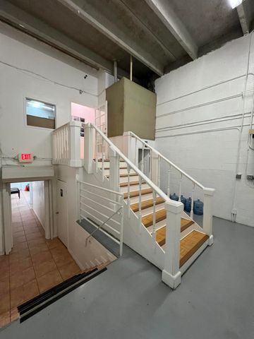 3335 NW 74th Avenue 3335, Miami, FL 33122