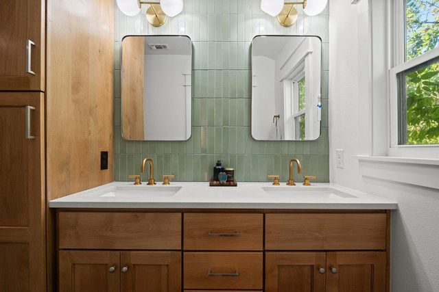 4905 Duval ST, Austin, TX 78751