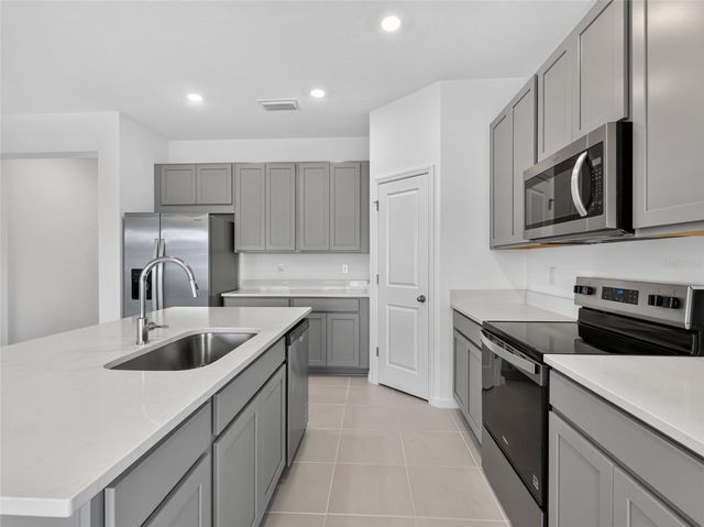 2027 FIRETHORN LOOP, Haines City, FL 33844