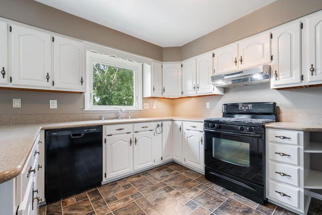 411 LOWELL PLACE, Neenah, WI 54956