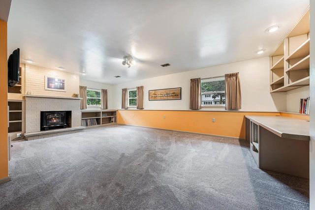 411 LOWELL PLACE, Neenah, WI 54956