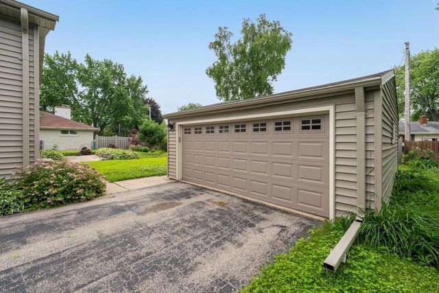 411 LOWELL PLACE, Neenah, WI 54956