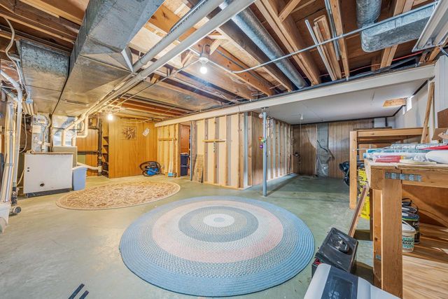 411 LOWELL PLACE, Neenah, WI 54956