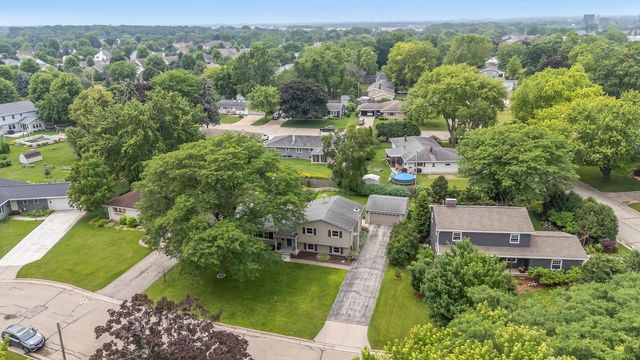 411 LOWELL PLACE, Neenah, WI 54956