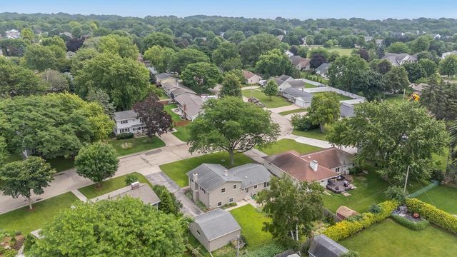 411 LOWELL PLACE, Neenah, WI 54956
