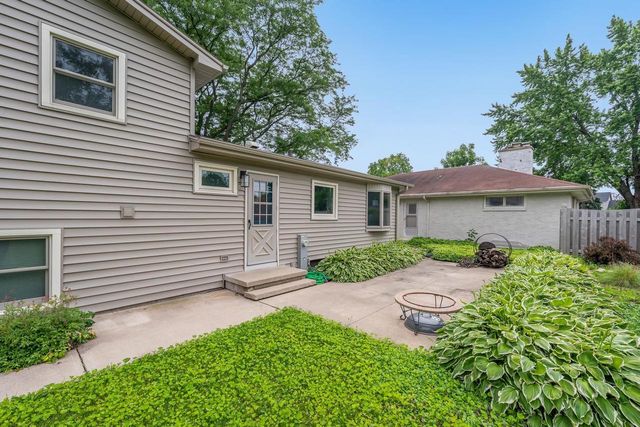 411 LOWELL PLACE, Neenah, WI 54956
