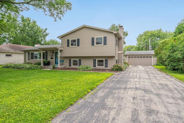 411 LOWELL PLACE, Neenah, WI 54956