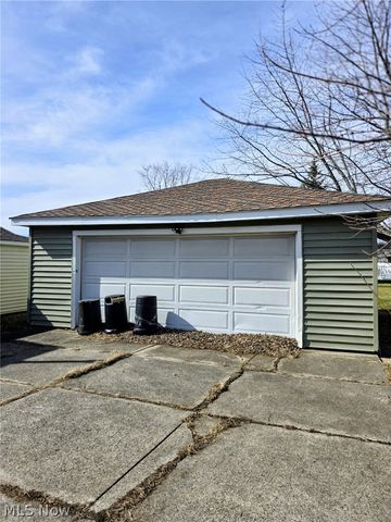2606 Oberlin Avenue, Lorain, OH 44052