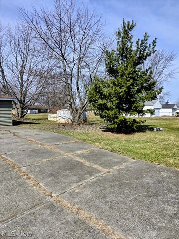 2606 Oberlin Avenue, Lorain, OH 44052