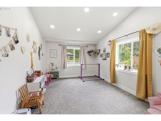 131 MCGEARY Rd, Kelso, WA 98626