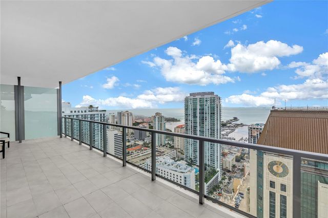 275 1ST AVENUE S 3704, St Petersburg, FL 33701