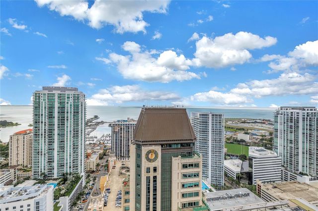 275 1ST AVENUE S 3704, St Petersburg, FL 33701
