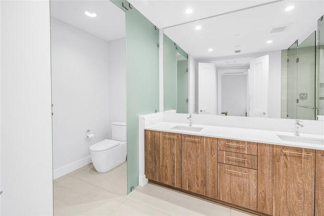 275 1ST AVENUE S 3704, St Petersburg, FL 33701