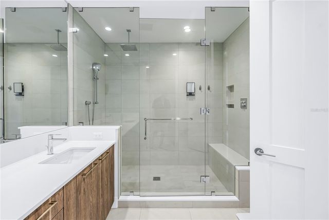 275 1ST AVENUE S 3704, St Petersburg, FL 33701