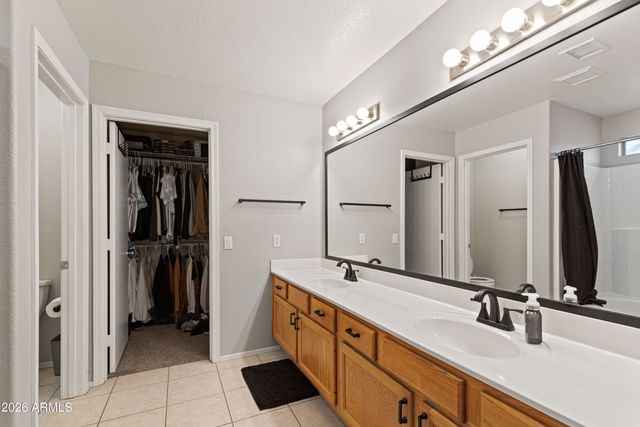 891 E WINDSOR Drive, Gilbert, AZ 85296