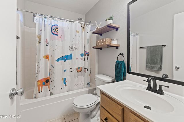 891 E WINDSOR Drive, Gilbert, AZ 85296