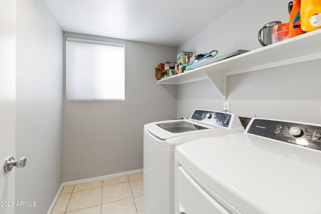 891 E WINDSOR Drive, Gilbert, AZ 85296