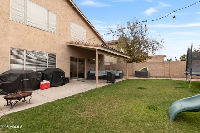 891 E WINDSOR Drive, Gilbert, AZ 85296