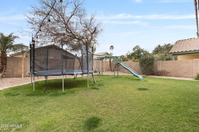 891 E WINDSOR Drive, Gilbert, AZ 85296