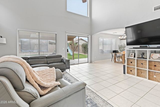 891 E WINDSOR Drive, Gilbert, AZ 85296