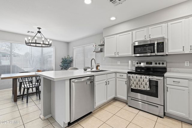 891 E WINDSOR Drive, Gilbert, AZ 85296