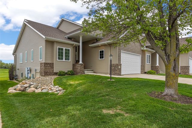 3389 Stone Ct, Marion, IA 52302