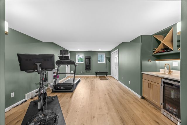 3389 Stone Ct, Marion, IA 52302