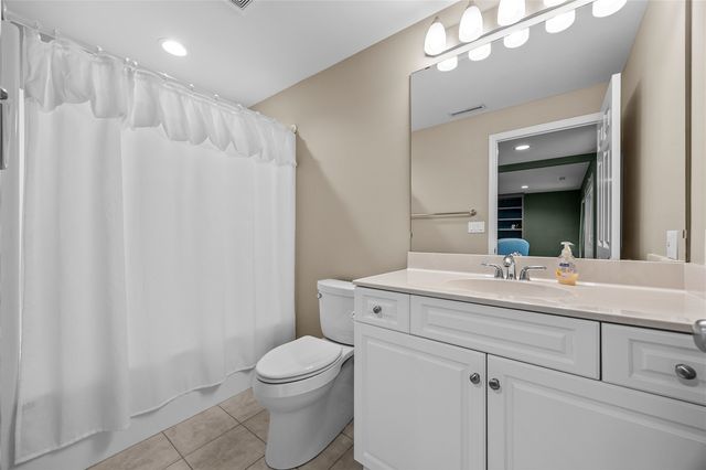 3389 Stone Ct, Marion, IA 52302