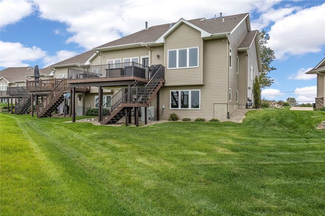 3389 Stone Ct, Marion, IA 52302
