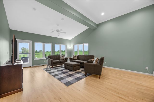 3389 Stone Ct, Marion, IA 52302