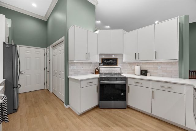 3389 Stone Ct, Marion, IA 52302