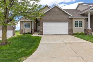 3389 Stone Ct, Marion, IA 52302