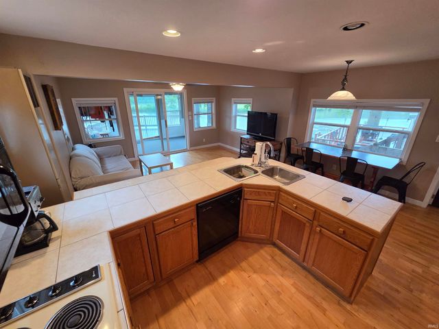 7902 N Crow Drive, Monticello, IN 47960