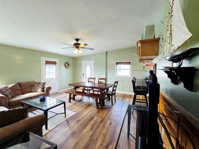 16611 Jolly Roger Road, Jamaica Beach, TX 77554