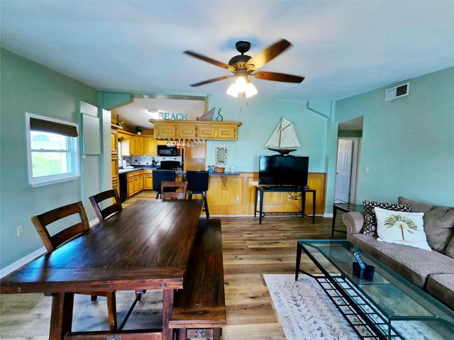 16611 Jolly Roger Road, Jamaica Beach, TX 77554