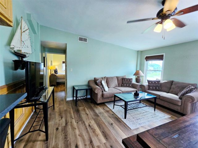 16611 Jolly Roger Road, Jamaica Beach, TX 77554