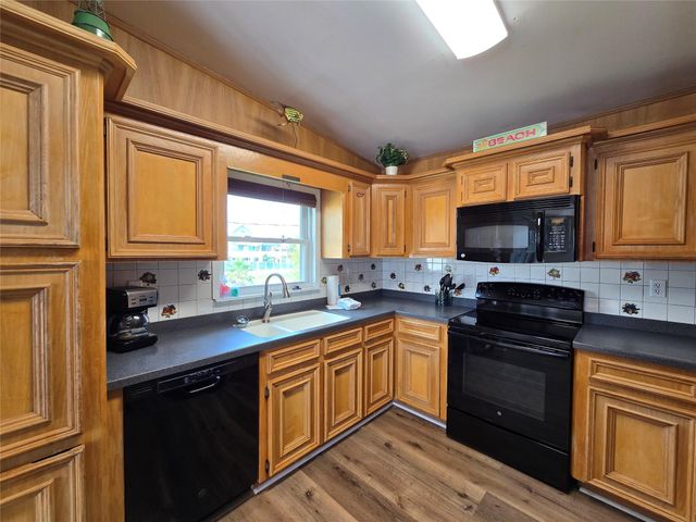 16611 Jolly Roger Road, Jamaica Beach, TX 77554