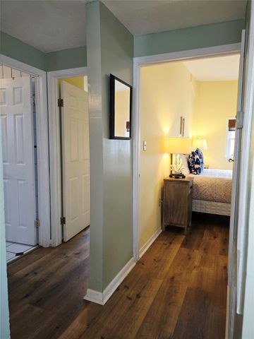 16611 Jolly Roger Road, Jamaica Beach, TX 77554