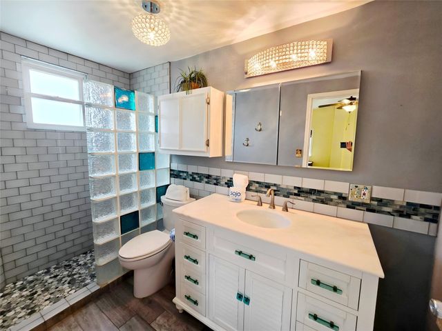 16611 Jolly Roger Road, Jamaica Beach, TX 77554