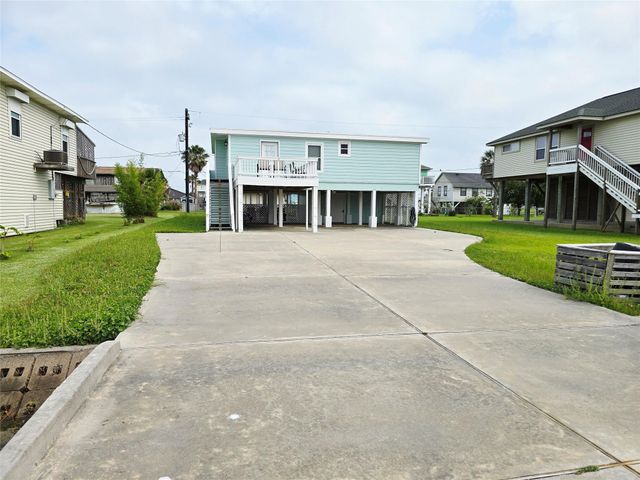 16611 Jolly Roger Road, Jamaica Beach, TX 77554