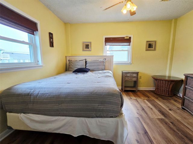 16611 Jolly Roger Road, Jamaica Beach, TX 77554