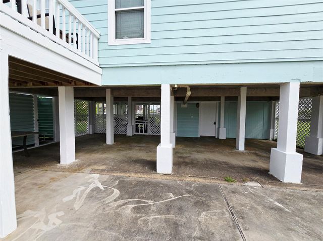 16611 Jolly Roger Road, Jamaica Beach, TX 77554