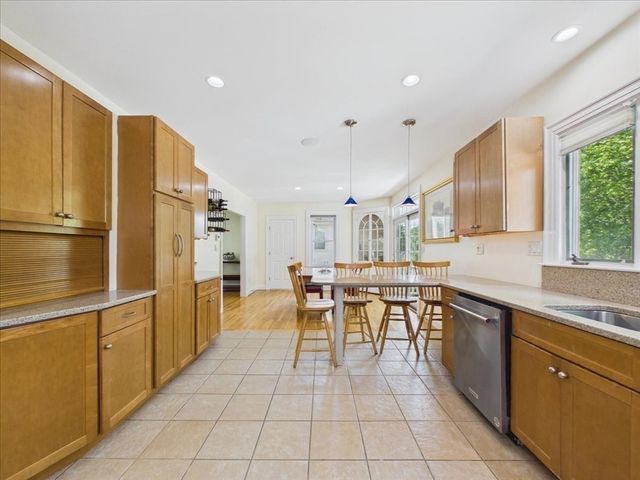 18 Jenness Street, Quincy, MA 02169