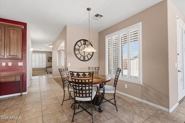 2020 W CALEB Road, Phoenix, AZ 85085
