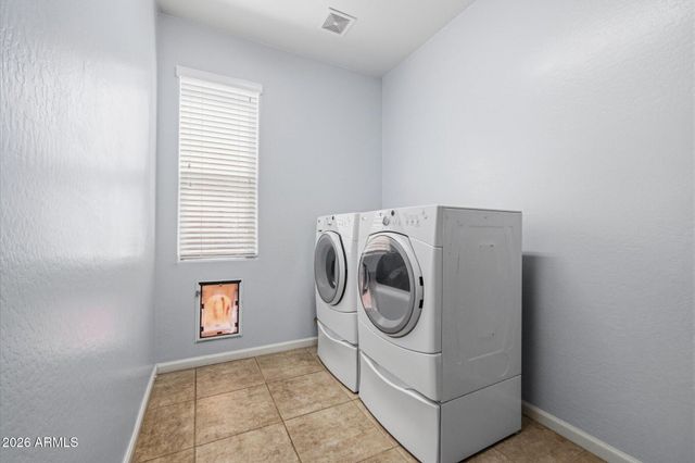 2020 W CALEB Road, Phoenix, AZ 85085