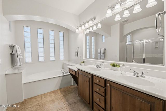 2020 W CALEB Road, Phoenix, AZ 85085